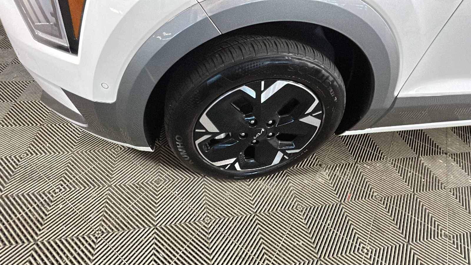 Used 2024 Kia Niro Wave w/ Wave Preserve Package FWD image 11