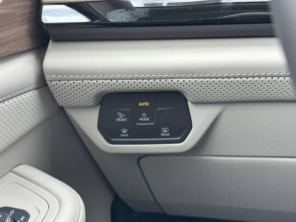 New 2025 Volkswagen Atlas SE AWD/4WD image 21