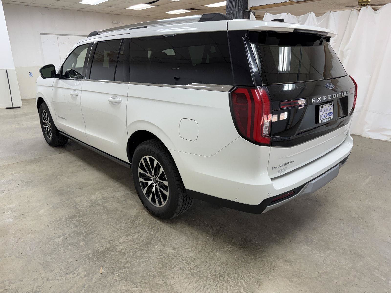 Used 2025 Ford Expedition Max Platinum AWD/4WD image 5