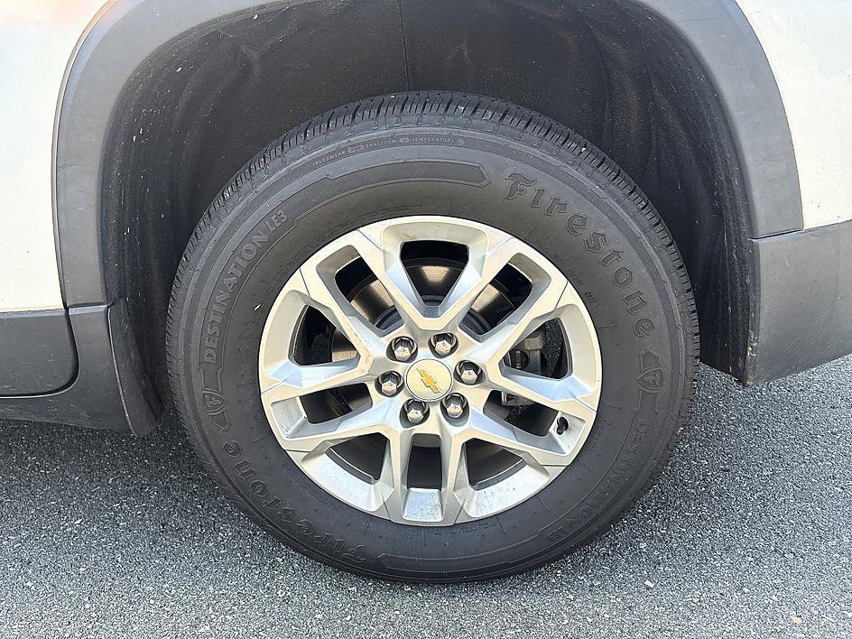Used 2019 Chevrolet Traverse LT FWD image 10