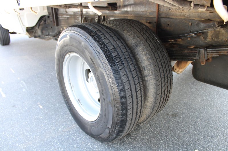 Used 2006 Chevrolet Silverado 3500 2WD Regular Cab image 13