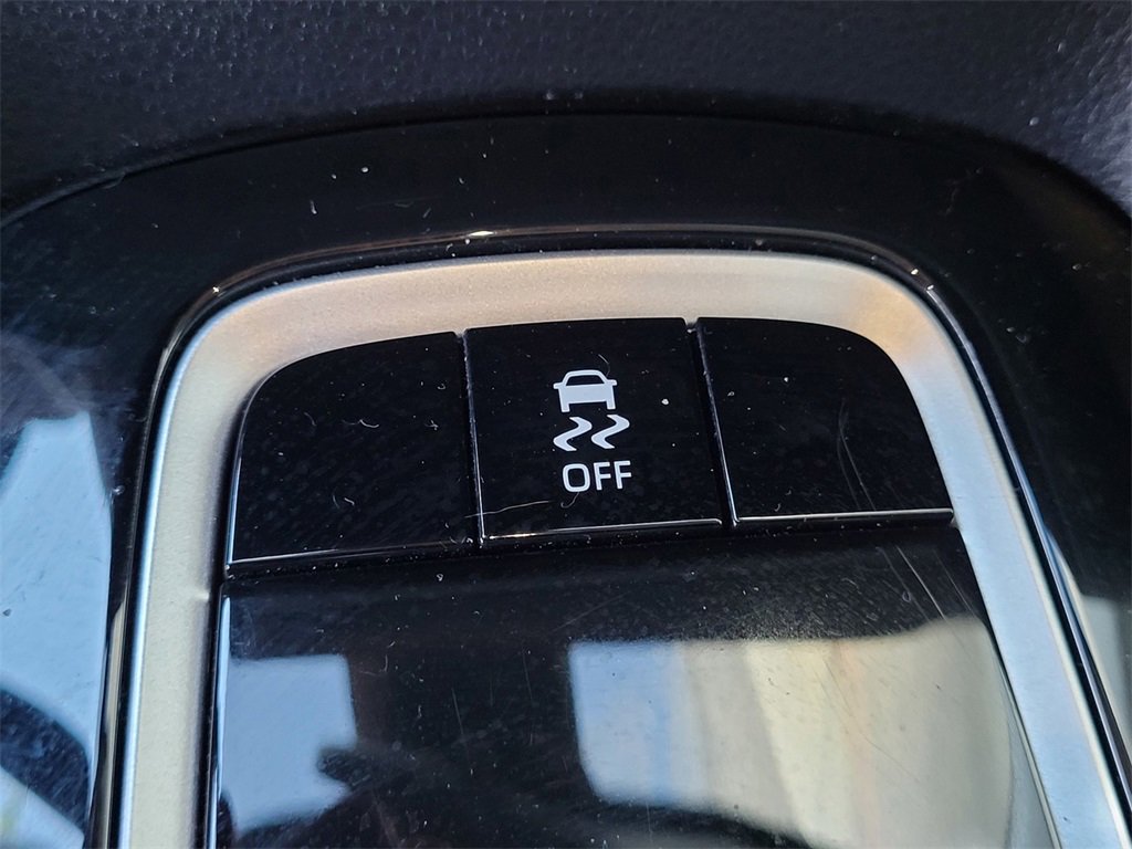 Used 2025 Toyota Corolla LE image 20