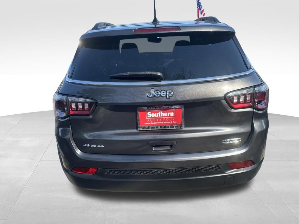 Used 2024 Jeep Compass Latitude image 18