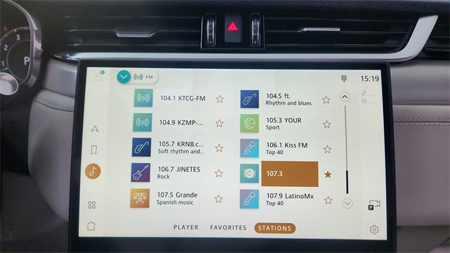 Used 2025 Jaguar F-PACE R-Dynamic S image 44