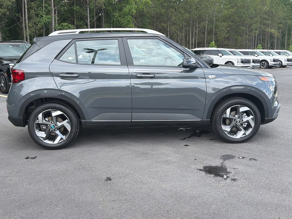 New 2026 Hyundai Venue SEL FWD image 7