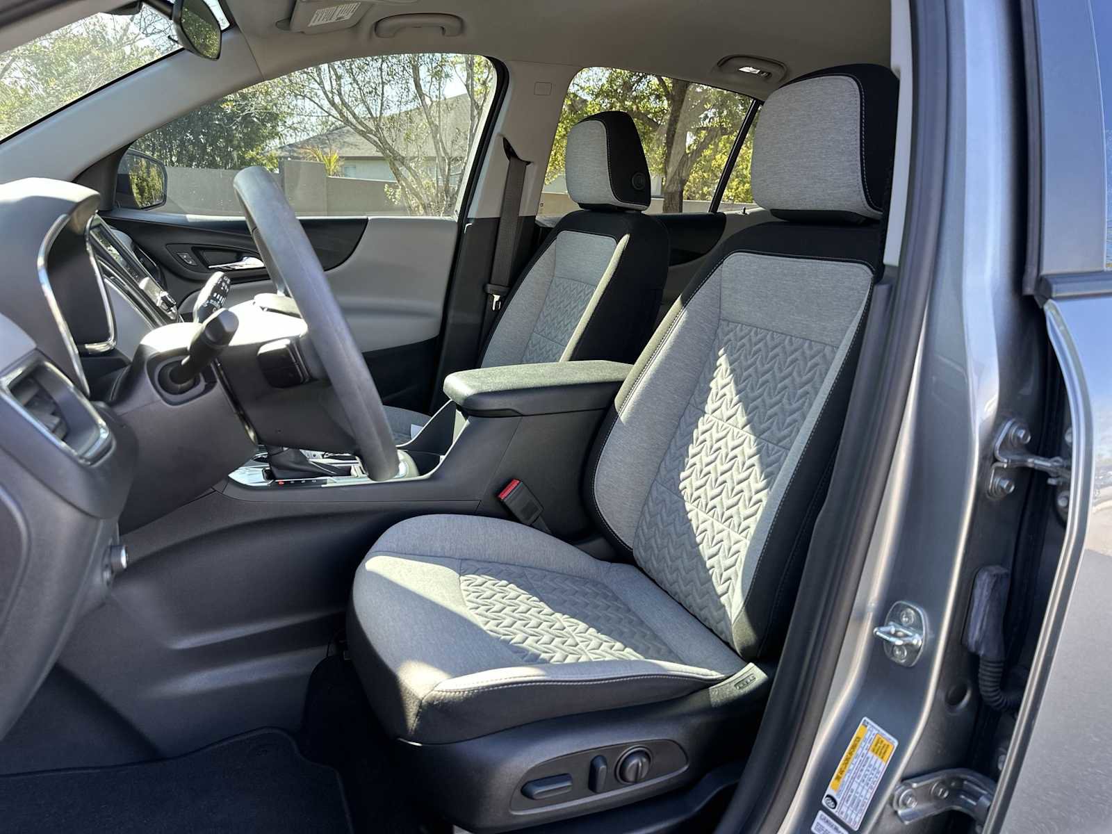 Certified 2023 Chevrolet Equinox LS w/ LS Convenience Package image 2