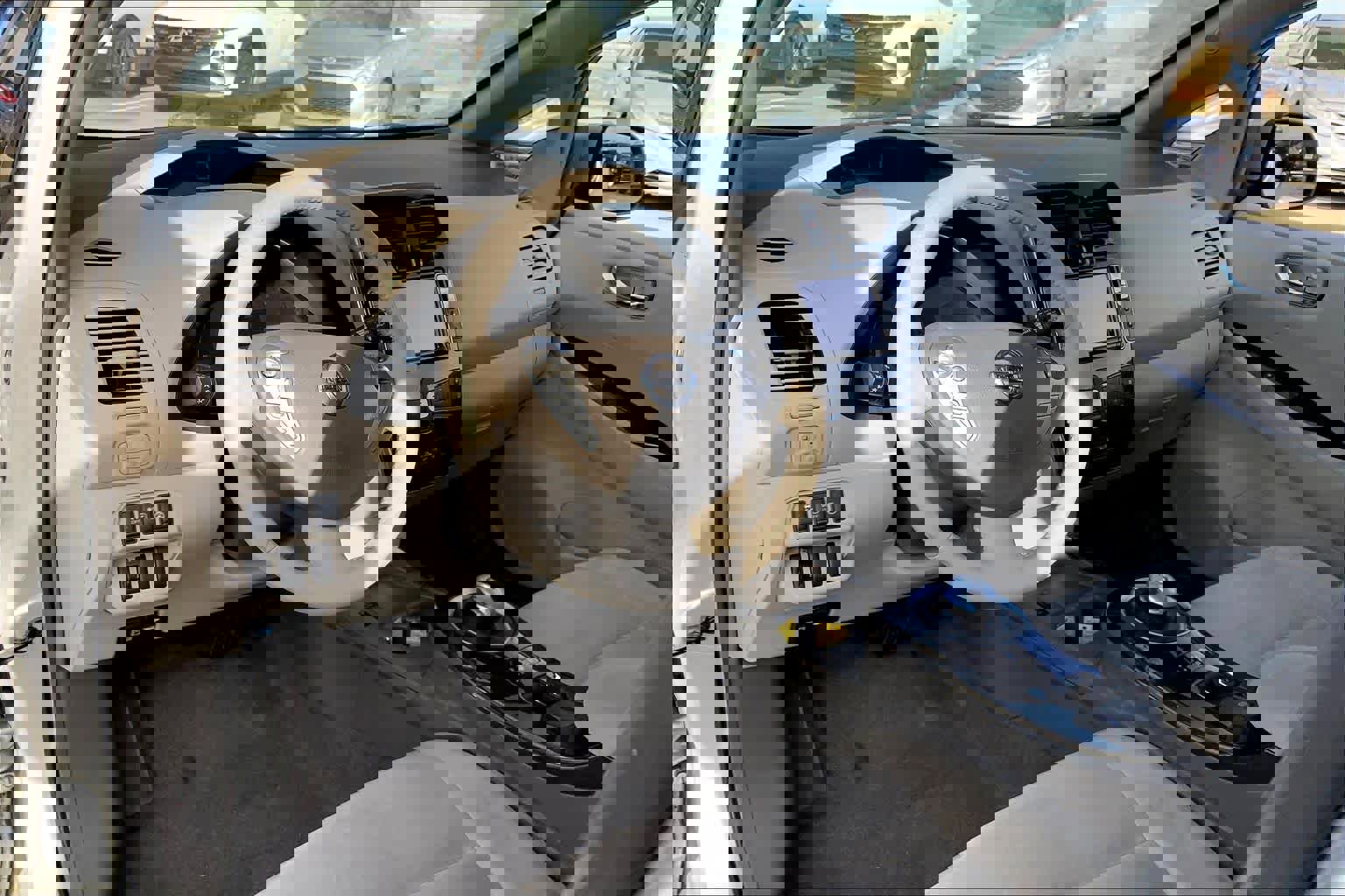 Used 2012 Nissan Leaf SL image 17