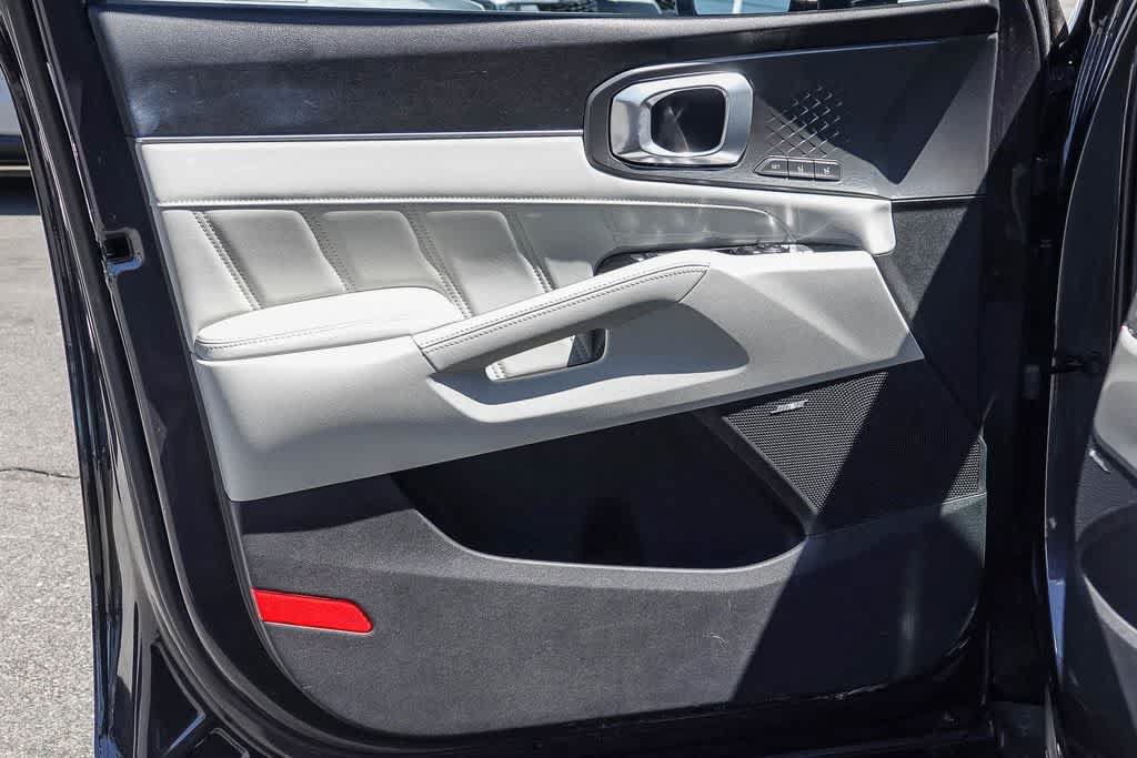 Certified 2023 Kia Sorento SX Prestige AWD/4WD image 17