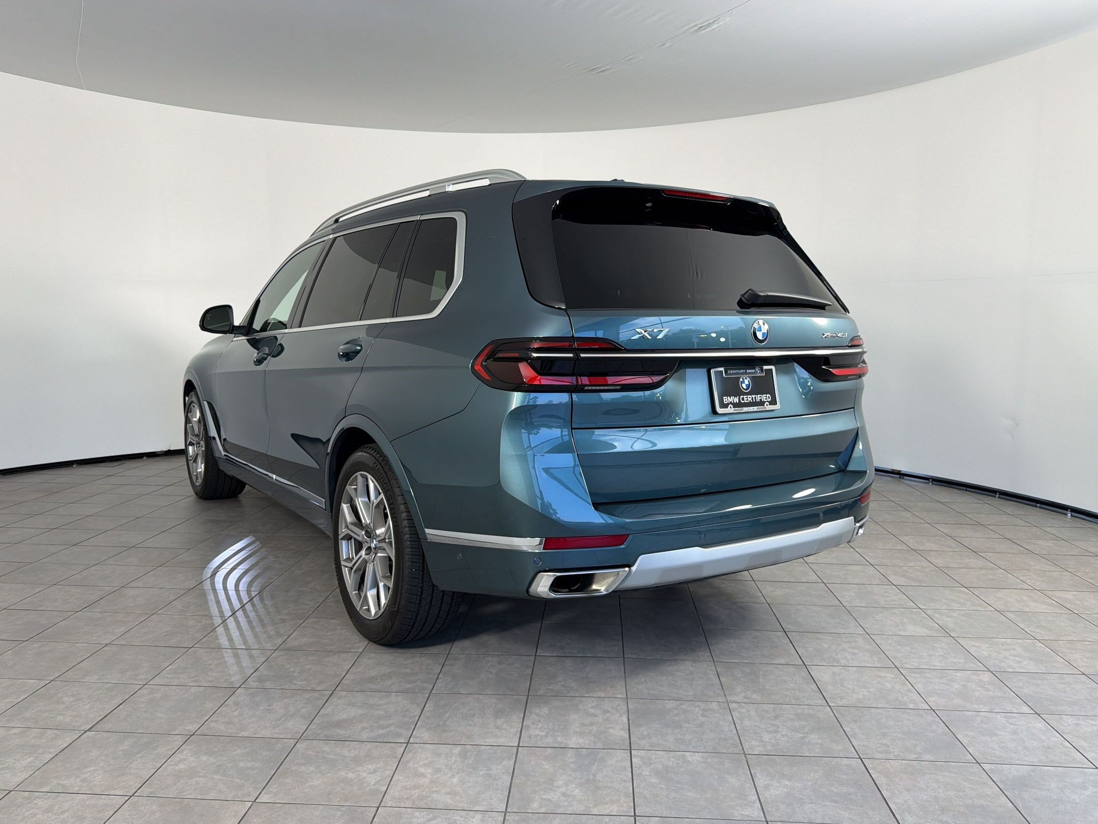 Used 2026 BMW X7 xDrive40i AWD/4WD image 3