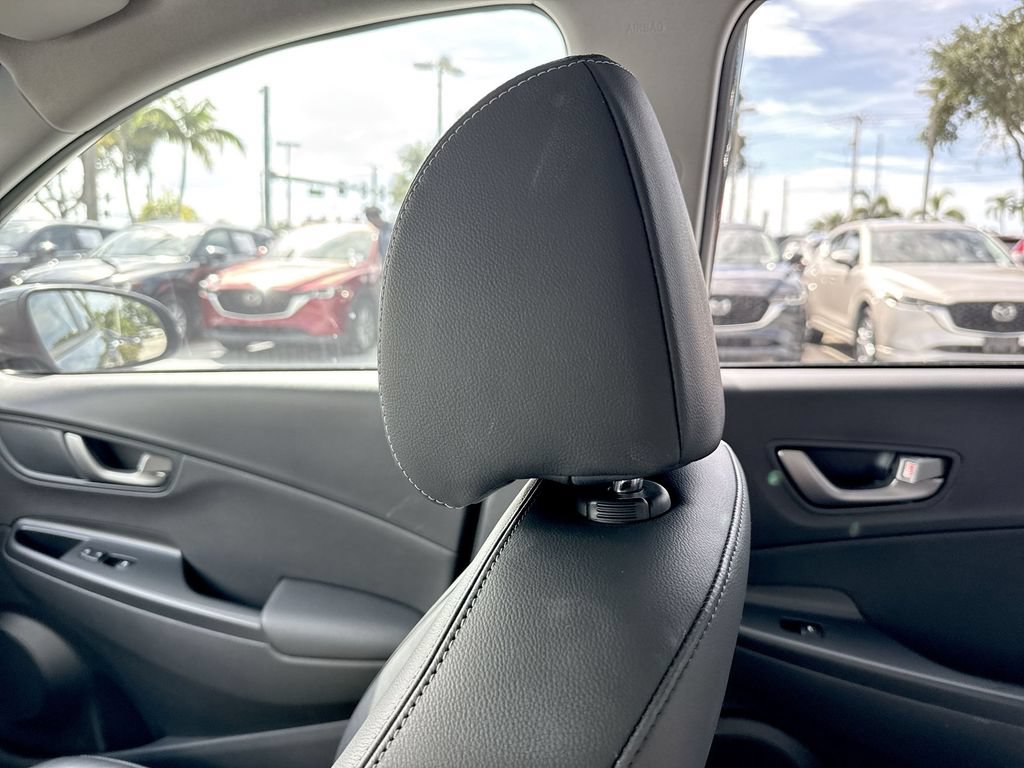 Used 2021 Hyundai Kona Limited w/ Cargo Package FWD image 16