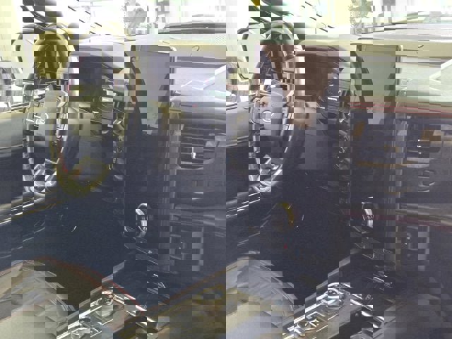 Used 2022 Ford Expedition Limited w/ Equipment Group 304A image 5