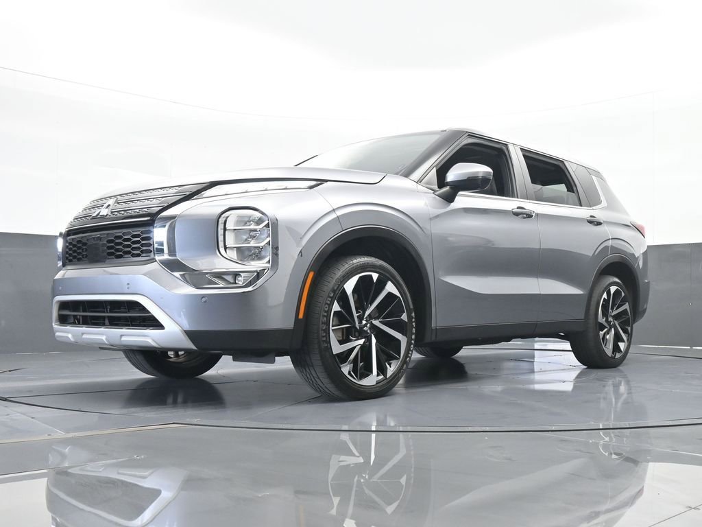 Used 2022 Mitsubishi Outlander SE image 58