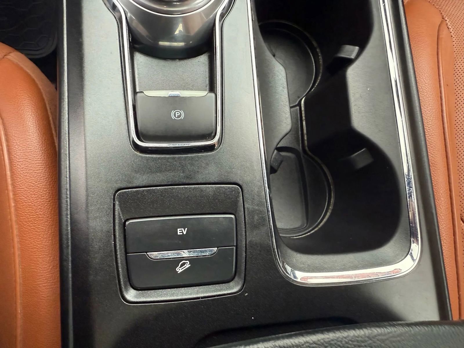 Used 2019 Ford Fusion Energi Titanium image 28