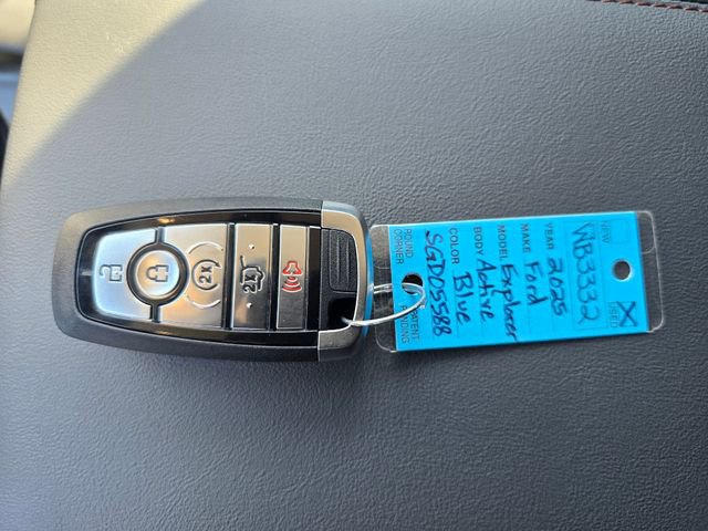 Used 2025 Ford Explorer Active w/ Active Comfort Package image 29