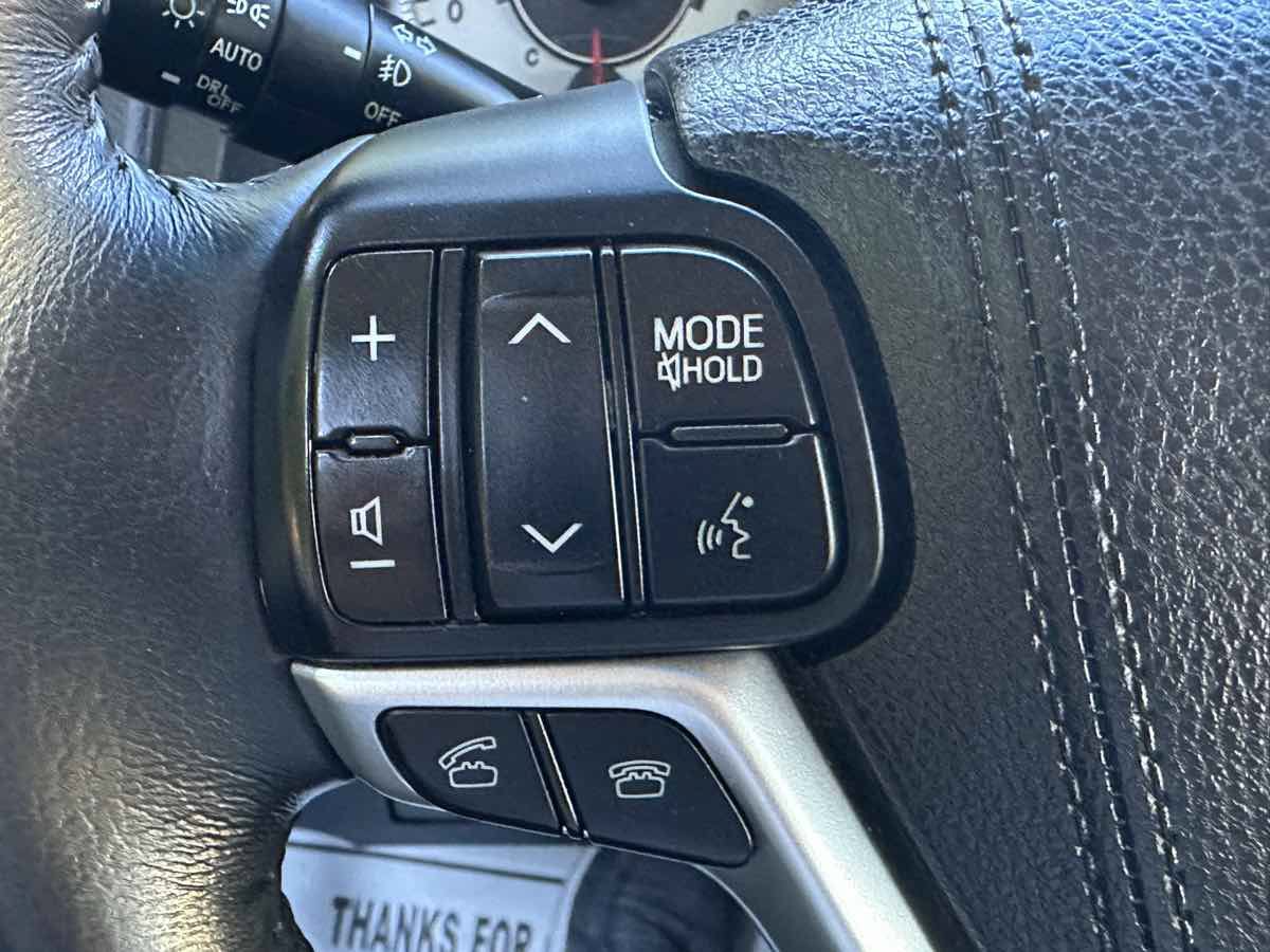Used 2017 Toyota Sienna SE w/ SE Preferred Package FWD image 35