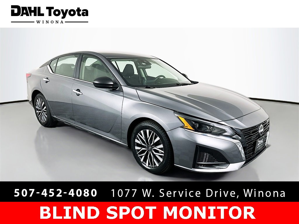Used 2024 Nissan Altima 2.5 SV image 1