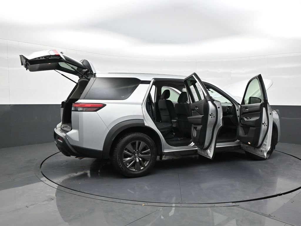 Used 2022 Nissan Pathfinder S image 28