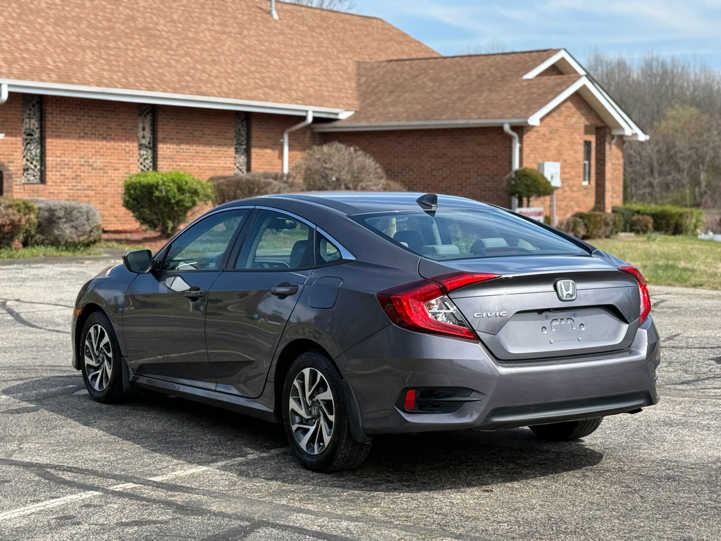Used 2018 Honda Civic EX image 5