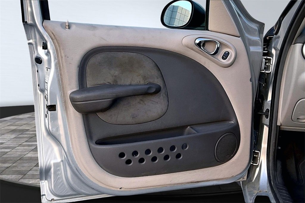 Used 2002 Chrysler PT Cruiser Limited image 12