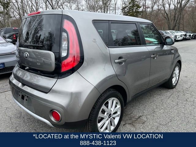 Used 2017 Kia Soul + image 7