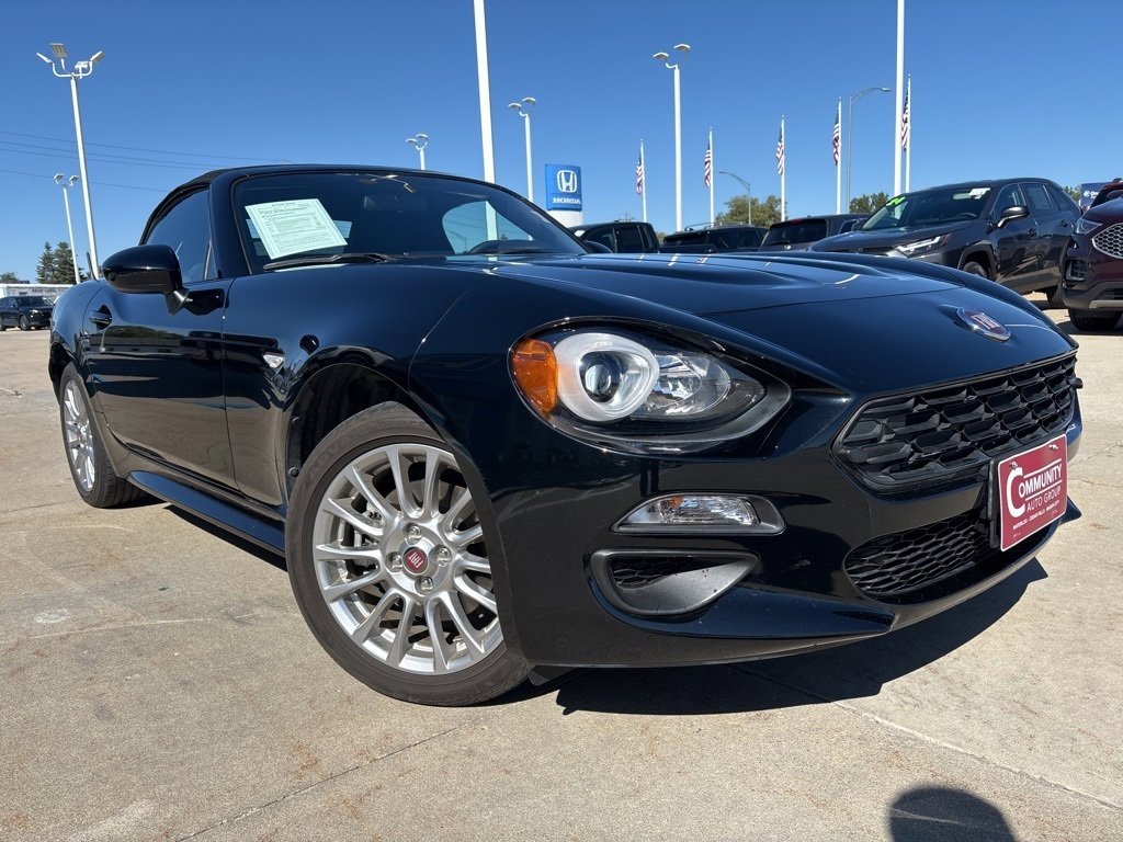 Used 2018 FIAT 124 Spider Classica w/ Technology & Siriusxm Group