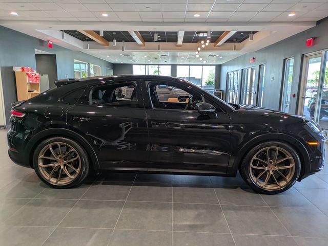Used 2026 Porsche Cayenne GTS AWD/4WD image 3