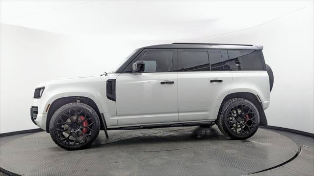 Used 2020 Land Rover Defender 110 SE AWD/4WD image 3