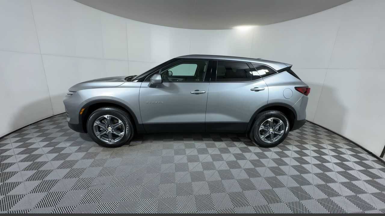 Certified 2025 Chevrolet Blazer LT image 4