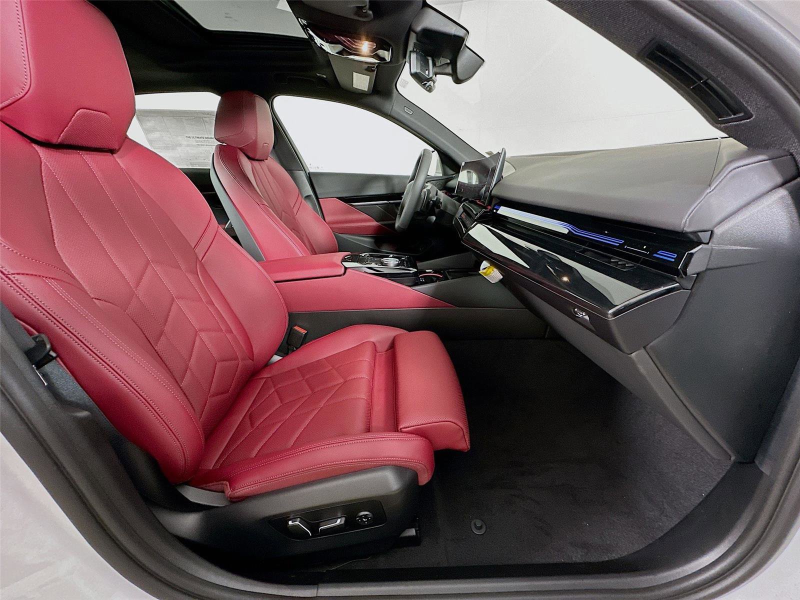 New 2026 BMW 530i xDrive w/ Premium Package image 30