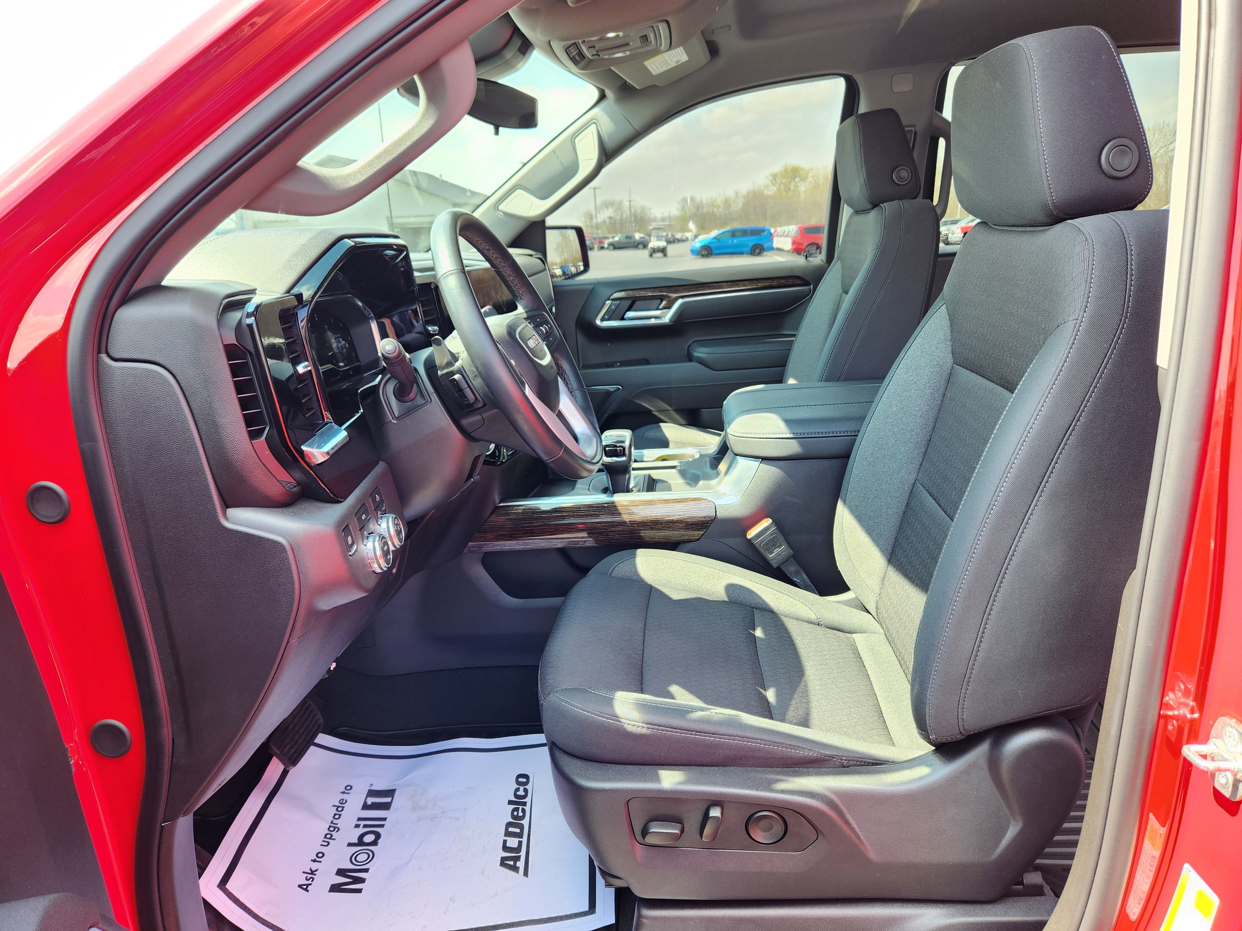 Used 2025 GMC Sierra 1500 Elevation w/ Preferred Package AWD/4WD image 12