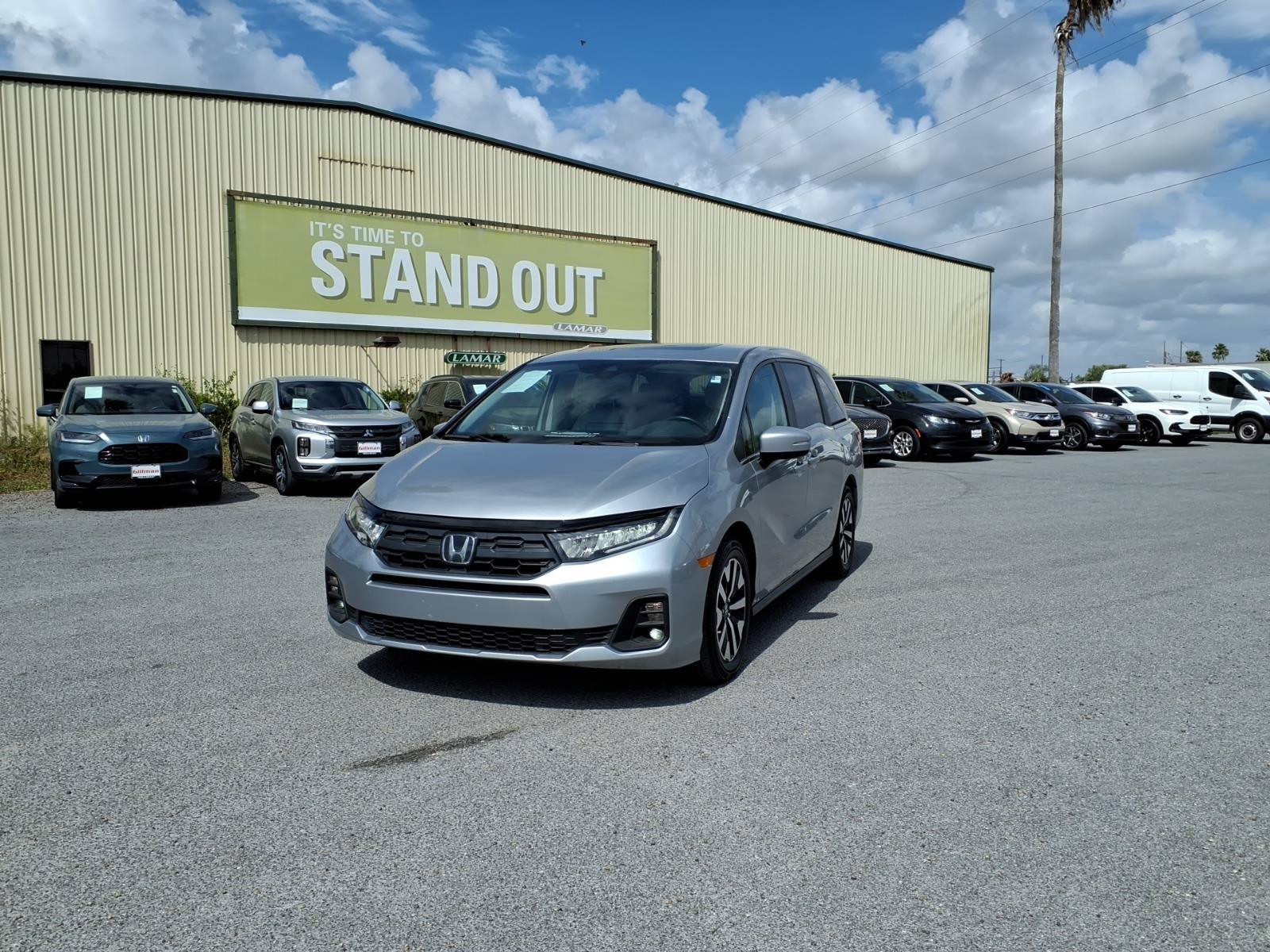 Used 2025 Honda Odyssey EX-L image 4
