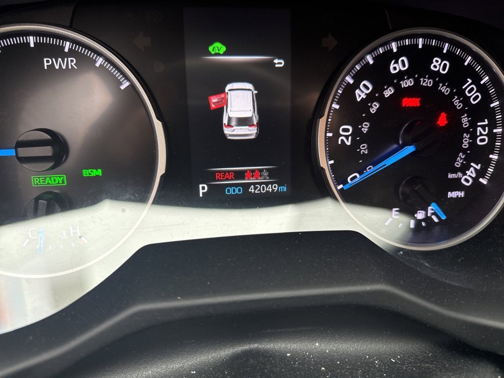 Used 2021 Toyota RAV4 XLE w/ Convenience Package image 12