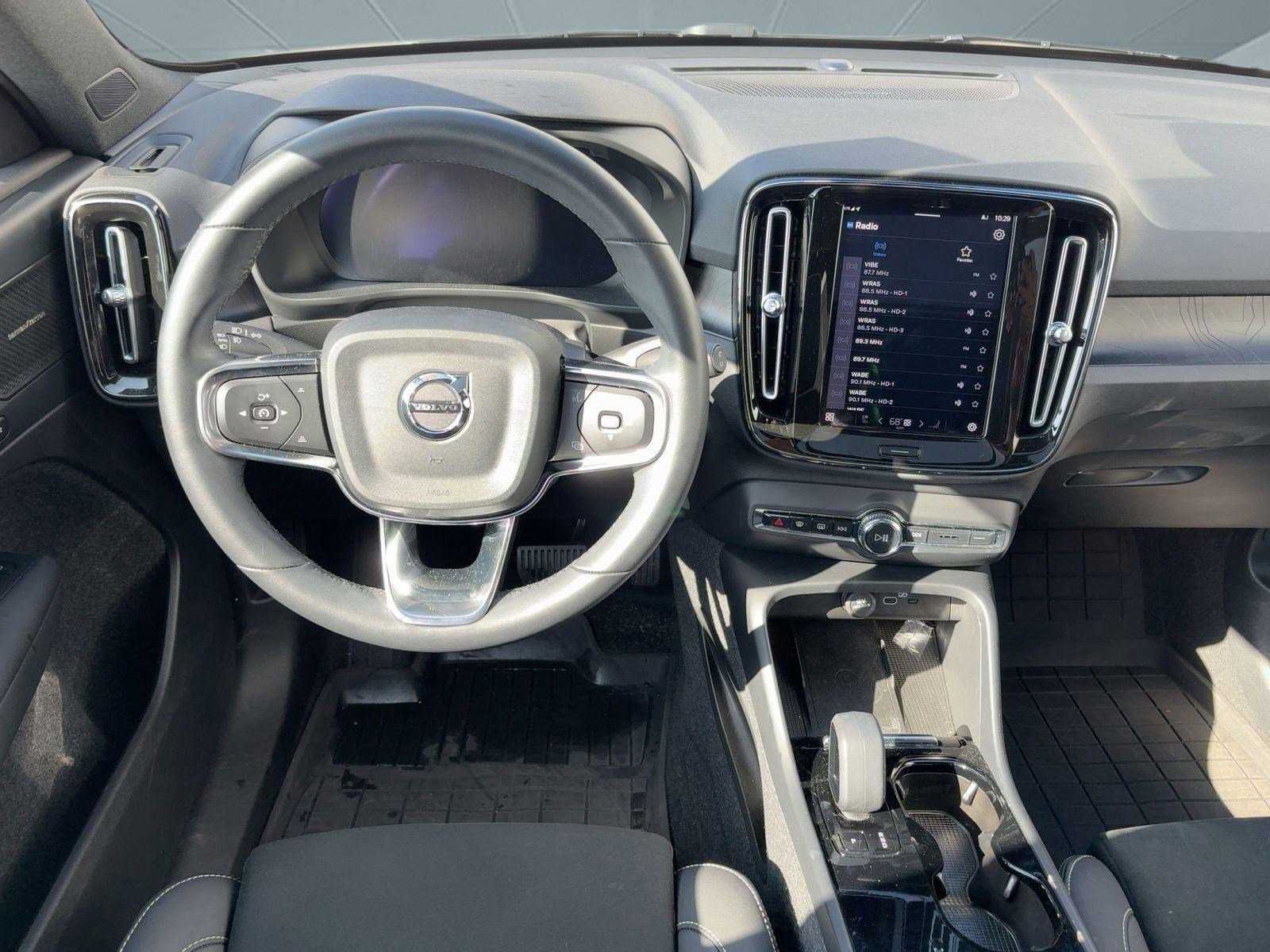 Certified 2023 Volvo XC40 Recharge Ultimate image 26