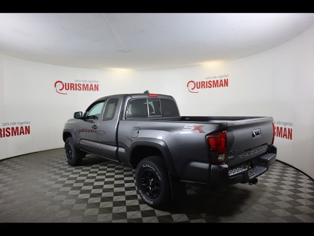 Used 2020 Toyota Tacoma SR w/ SX Package image 8
