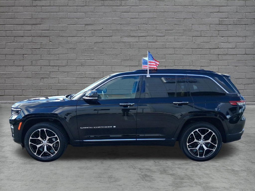 Used 2025 Jeep Grand Cherokee Summit w/ Adv Protech Group IV AWD/4WD image 4