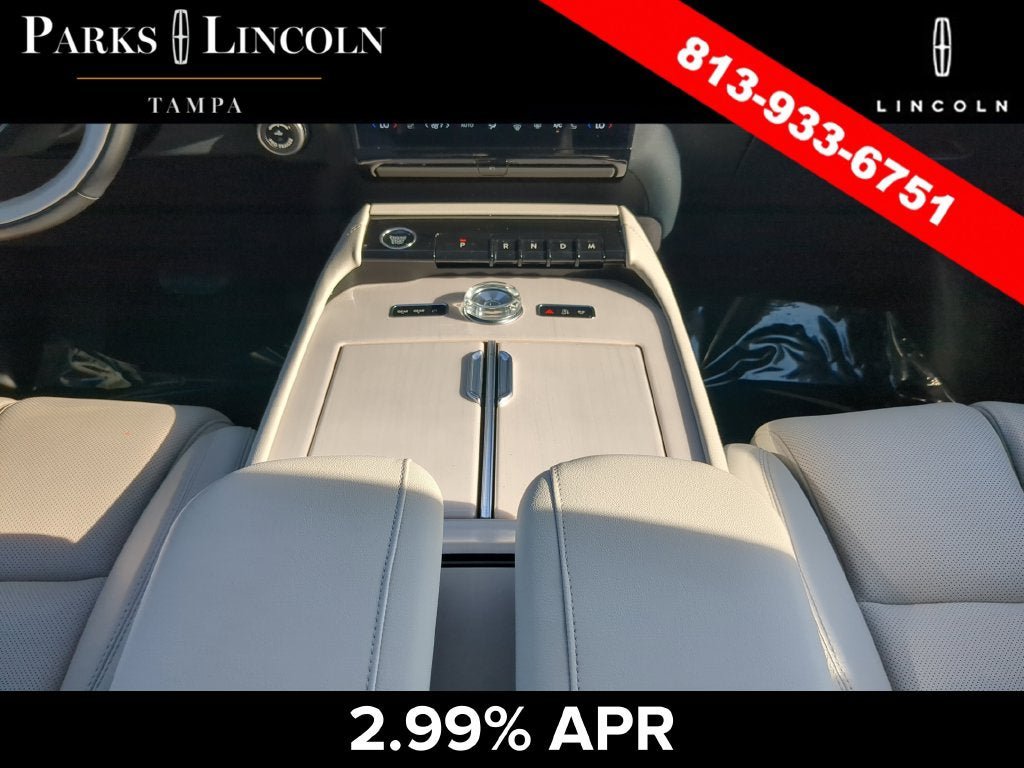 Certified 2025 Lincoln Navigator Reserve AWD/4WD image 13