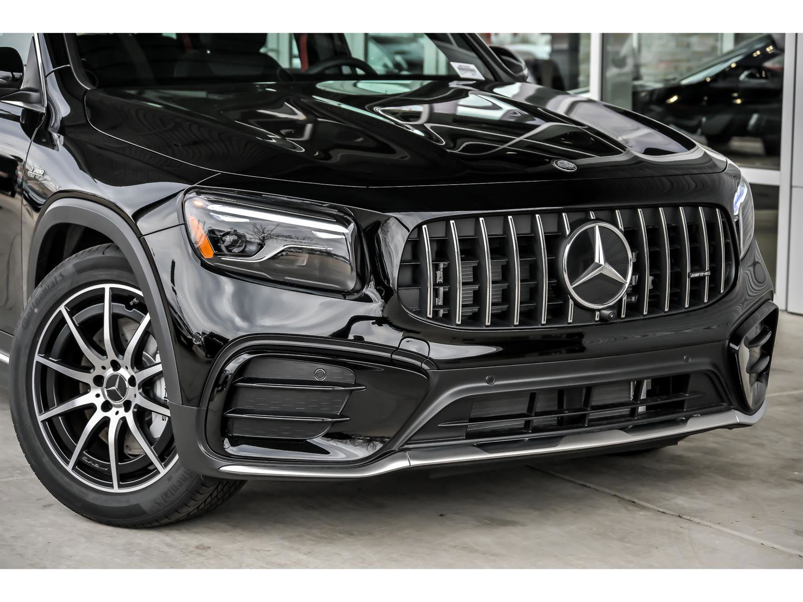 New 2026 Mercedes-Benz GLB 35 AMG 4MATIC image 2
