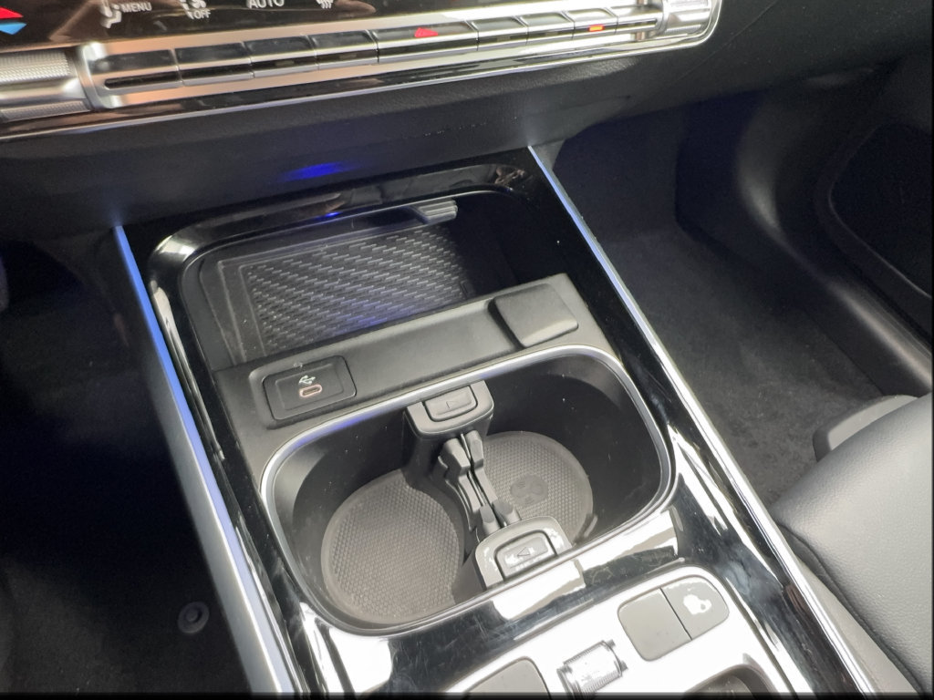 Used 2024 Mercedes-Benz EQB 300 4MATIC image 44
