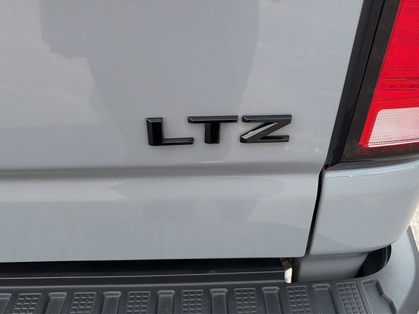 Used 2024 Chevrolet Silverado 2500 LTZ w/ LTZ Plus Package AWD/4WD image 23