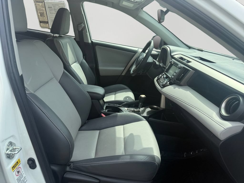 Used 2014 Toyota RAV4 Limited w/ Technology Package AWD/4WD image 11