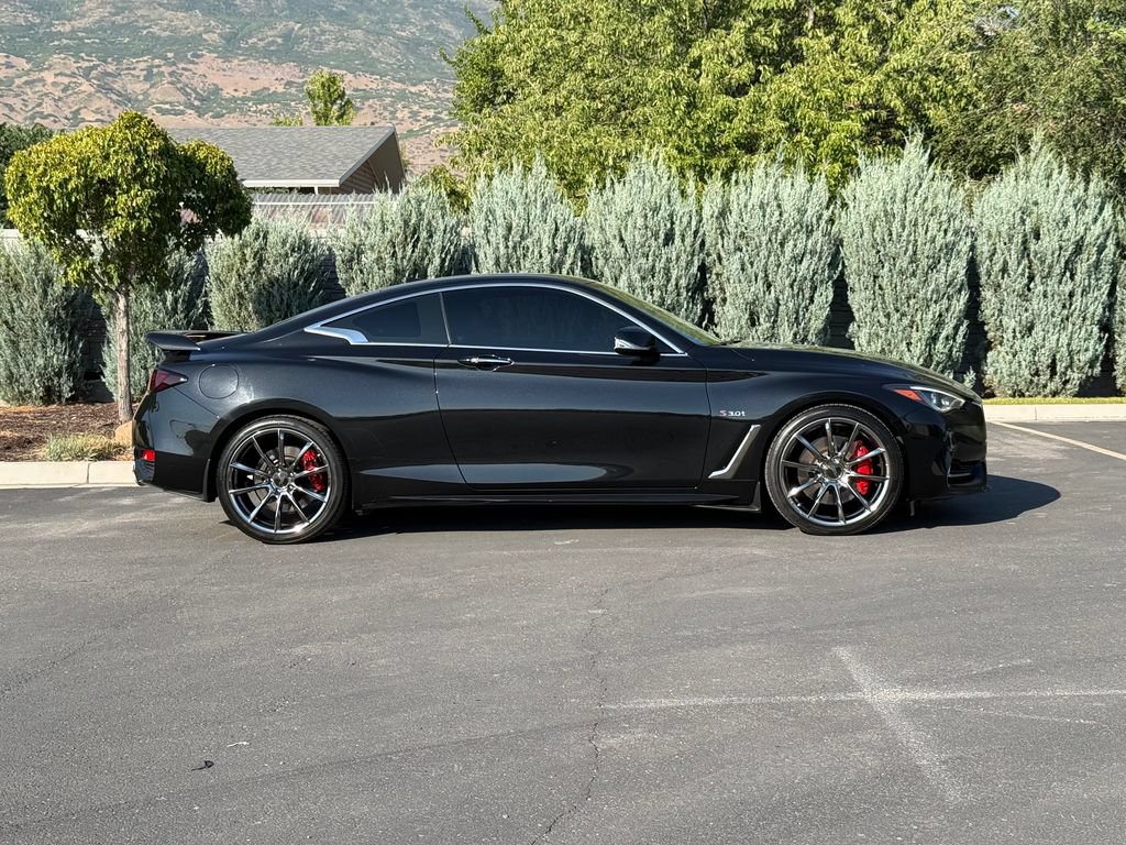 Used 2018 INFINITI Q60 Red Sport 400 AWD/4WD image 8