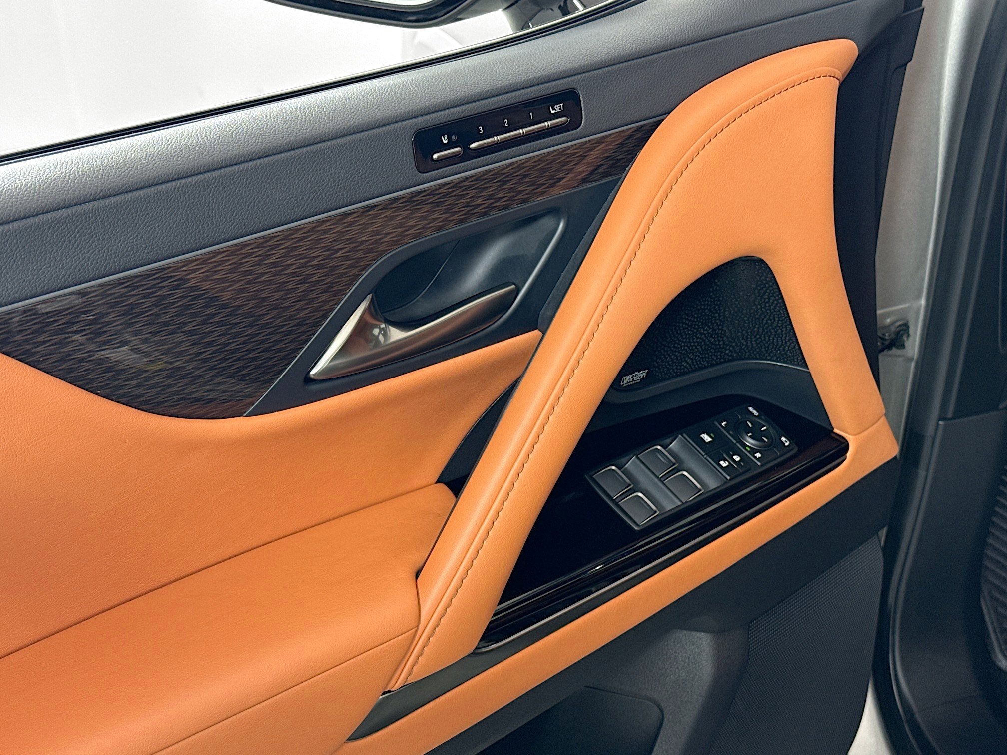 Used 2023 Lexus LX 600 4WD w/ Accessory Package (Z1) image 19