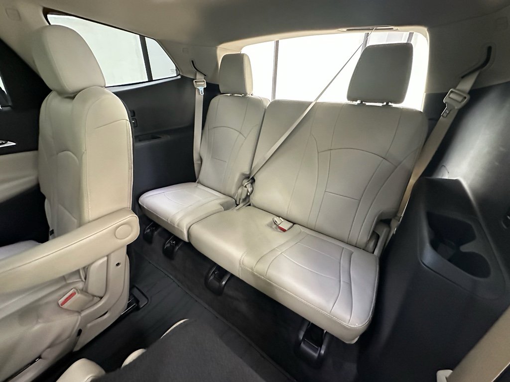 Used 2020 Buick Enclave Essence w/ Sport Touring Edition image 24