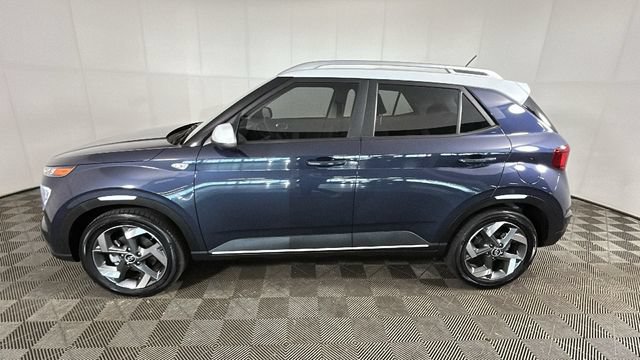Used 2025 Hyundai Venue Limited FWD image 5