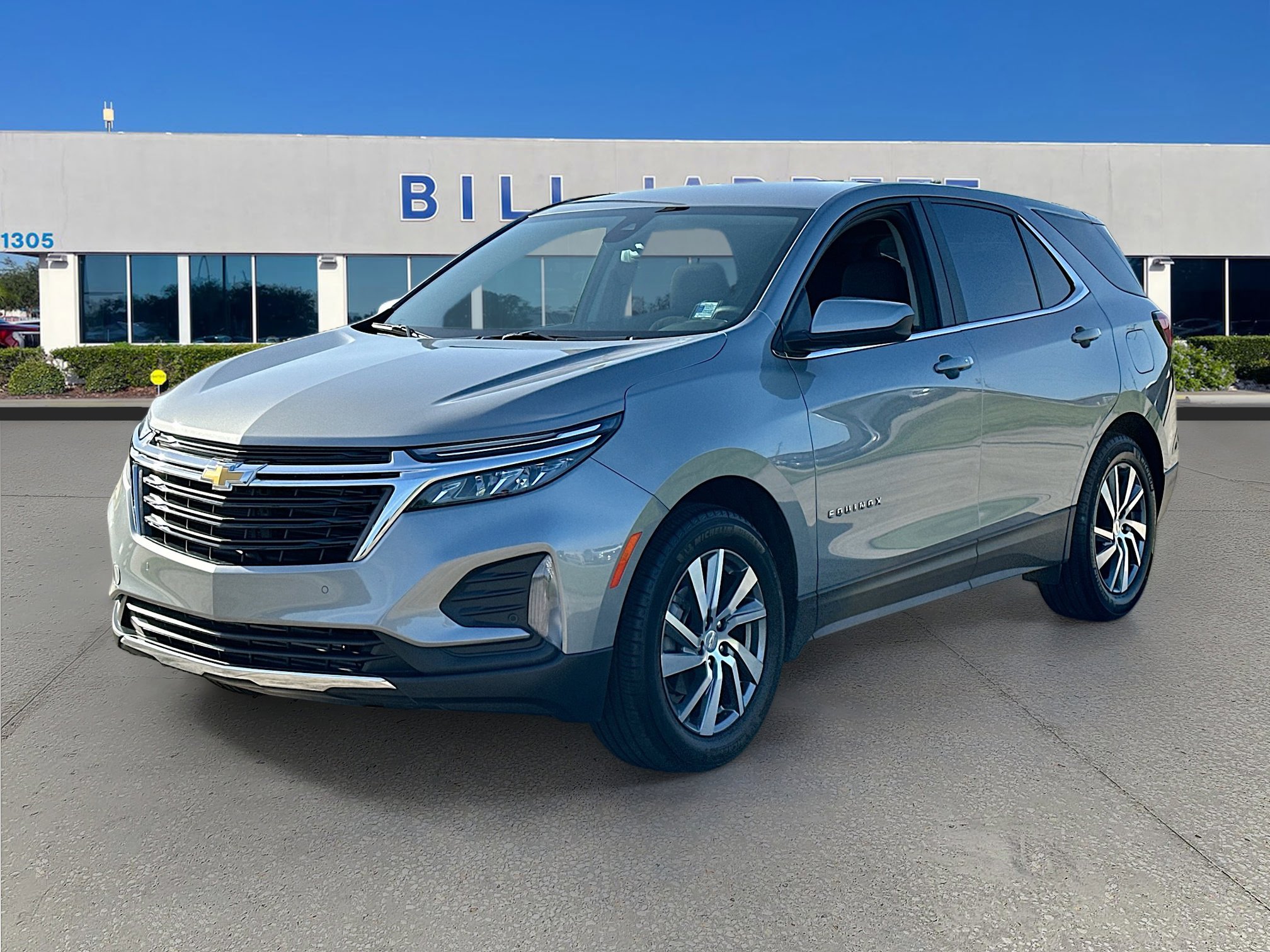 Used 2024 Chevrolet Equinox LT FWD image 3