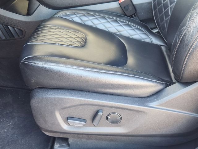 Used 2024 Ford Edge Titanium image 23