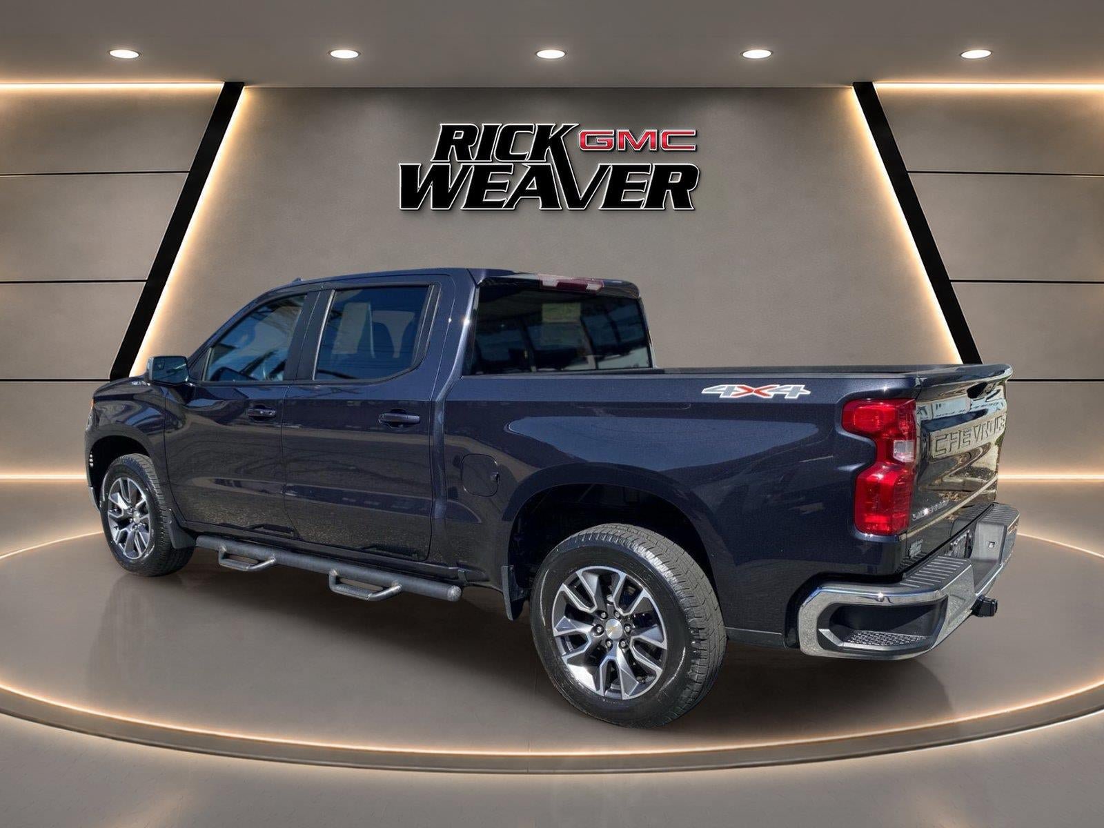 Used 2024 Chevrolet Silverado 1500 LT AWD/4WD image 3