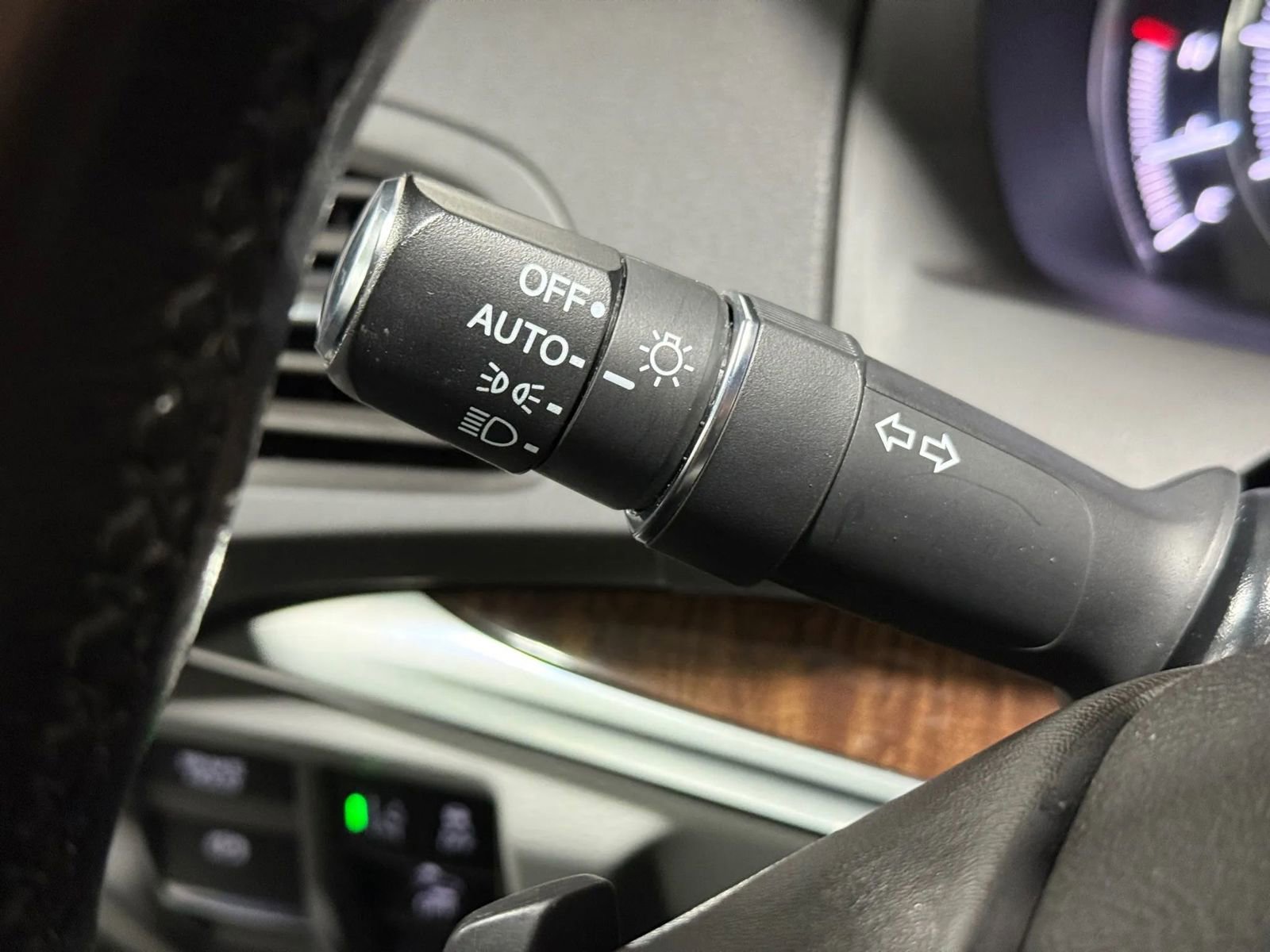 Used 2017 Acura MDX SH-AWD w/ Technology Package image 28