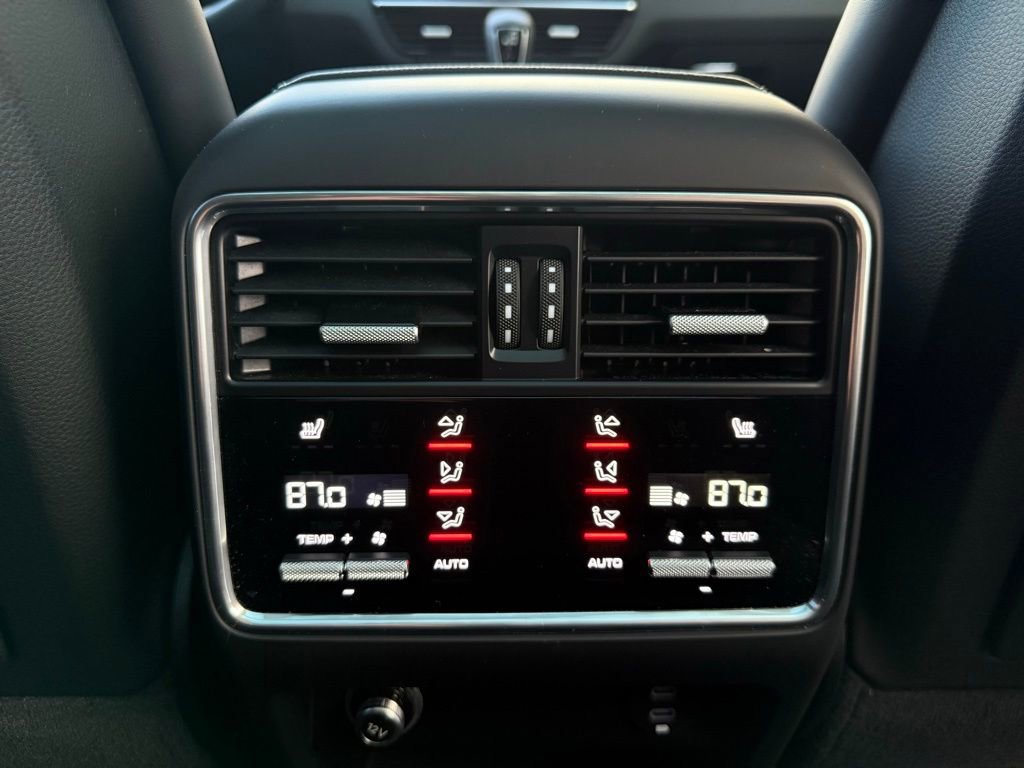Used 2023 Porsche Cayenne image 43