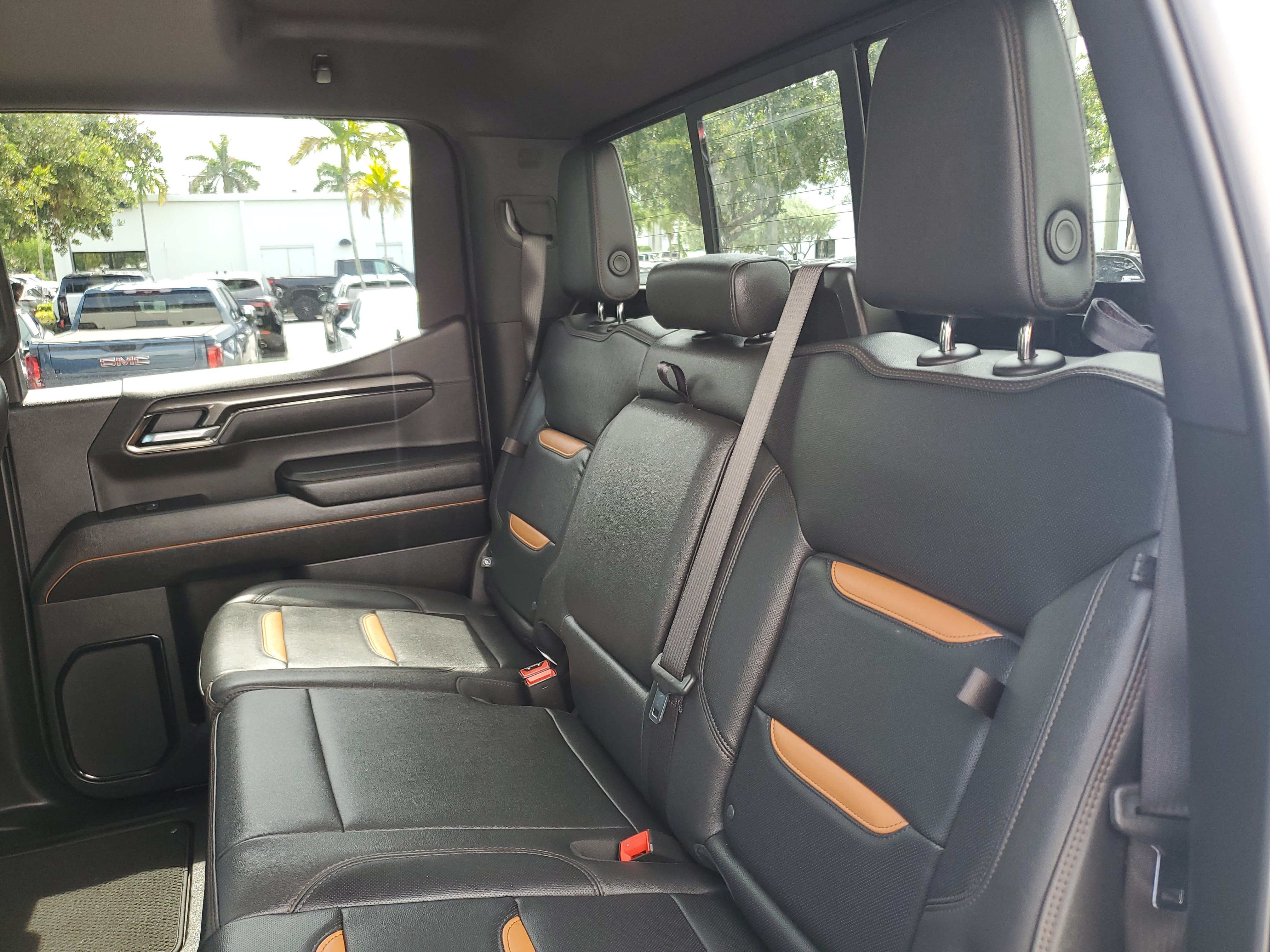 Used 2025 GMC Sierra 1500 AT4 w/ AT4 Premium Package AWD/4WD image 12